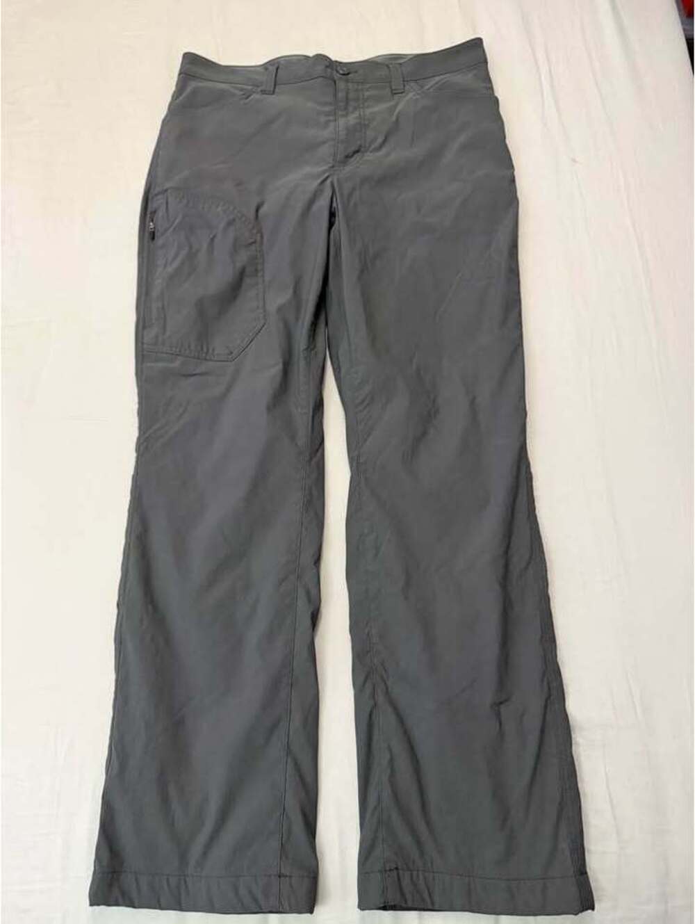 Eddie Bauer Fleece-Lined Pants
Mens Size 34 x 30 Used Like New $25
